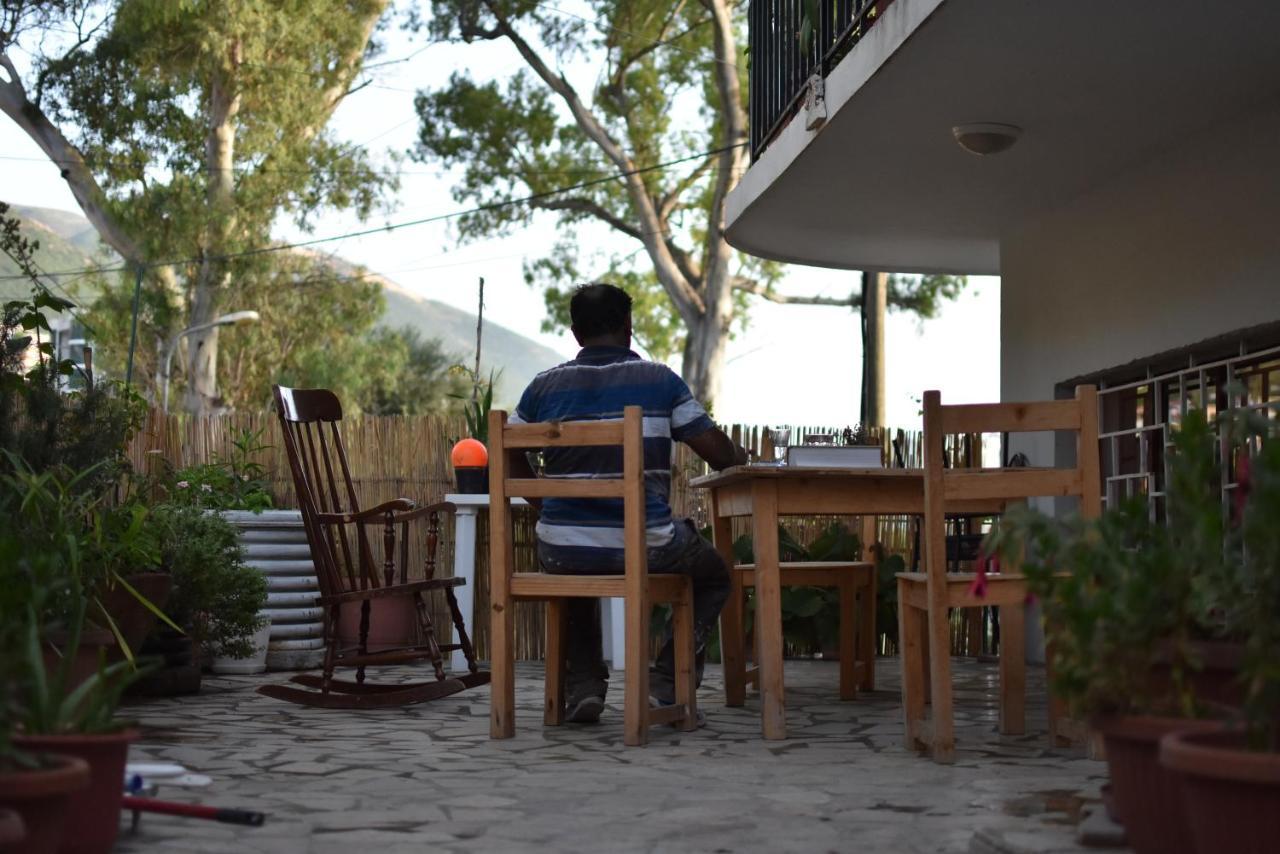 Private Apartment At Guest House Hektor & Aferdita Vlorë Exteriör bild
